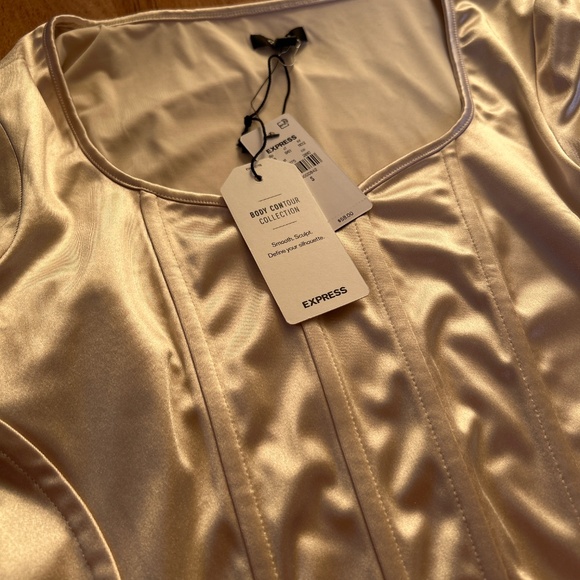 Express Body Contour Crop Long Sleeve Corset Top - Picture 3 of 4